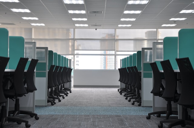 The Ultimate Guide to Buying Pre-Owned Cubicles: What You Need to Know